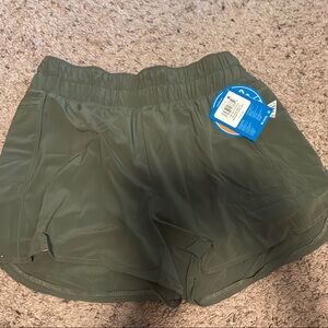 Columbia Women's Green Shorts Columbia Women's Tidal Light Lined Short